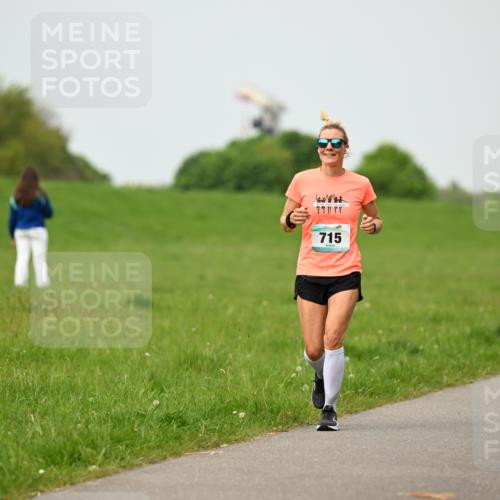 10.05.2026 - 8. Wedeler Halbmarathon Dr. Thomas Lammeyer http://msf.ph/oto/9701406 10.05.2026 11:43:01 Laufen 715 meine-sportfotos.de