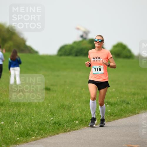 10.05.2026 - 8. Wedeler Halbmarathon Dr. Thomas Lammeyer http://msf.ph/oto/9701408 10.05.2026 11:43:02 Laufen 715 meine-sportfotos.de