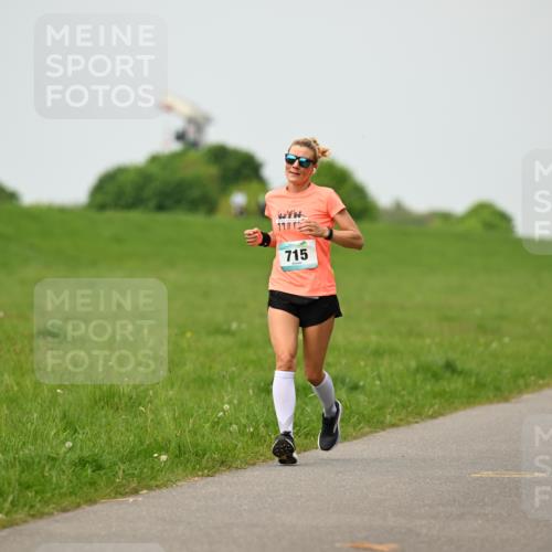 10.05.2026 - 8. Wedeler Halbmarathon Dr. Thomas Lammeyer http://msf.ph/oto/9701409 10.05.2026 11:43:01 Laufen 715 meine-sportfotos.de
