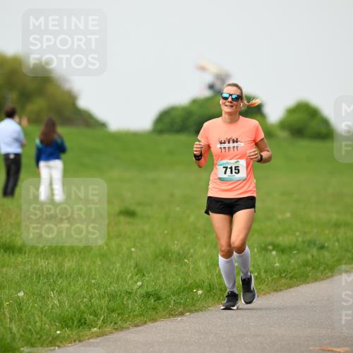 10.05.2026 - 8. Wedeler Halbmarathon Dr. Thomas Lammeyer http://msf.ph/oto/9701412 10.05.2026 11:43:02 Laufen 715 meine-sportfotos.de