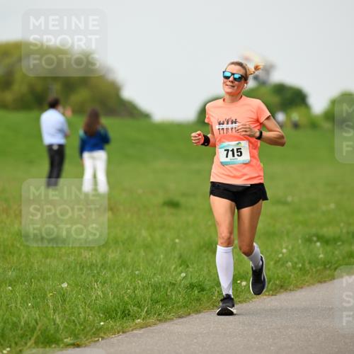 10.05.2026 - 8. Wedeler Halbmarathon Dr. Thomas Lammeyer http://msf.ph/oto/9701414 10.05.2026 11:43:02 Laufen 715 meine-sportfotos.de