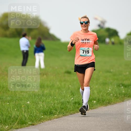 10.05.2026 - 8. Wedeler Halbmarathon Dr. Thomas Lammeyer http://msf.ph/oto/9701418 10.05.2026 11:43:03 Laufen 715 meine-sportfotos.de