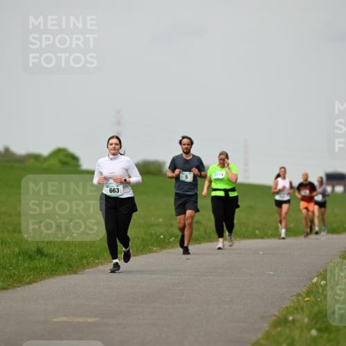 10.05.2026 - 8. Wedeler Halbmarathon Dr. Thomas Lammeyer http://msf.ph/oto/9701420 10.05.2026 11:43:10 Laufen 663, 2174 meine-sportfotos.de