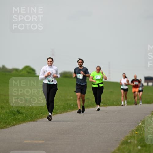10.05.2026 - 8. Wedeler Halbmarathon Dr. Thomas Lammeyer http://msf.ph/oto/9701422 10.05.2026 11:43:10 Laufen 2174, 663 meine-sportfotos.de