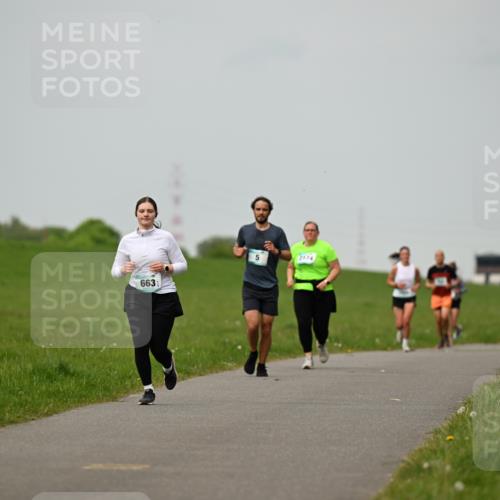 10.05.2026 - 8. Wedeler Halbmarathon Dr. Thomas Lammeyer http://msf.ph/oto/9701426 10.05.2026 11:43:11 Laufen 663, 2174 meine-sportfotos.de