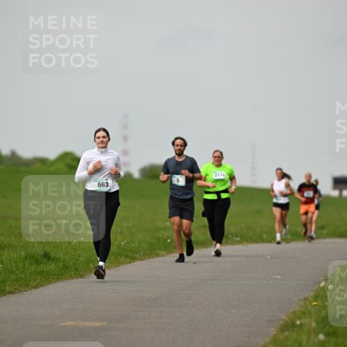 10.05.2026 - 8. Wedeler Halbmarathon Dr. Thomas Lammeyer http://msf.ph/oto/9701428 10.05.2026 11:43:11 Laufen 663 meine-sportfotos.de