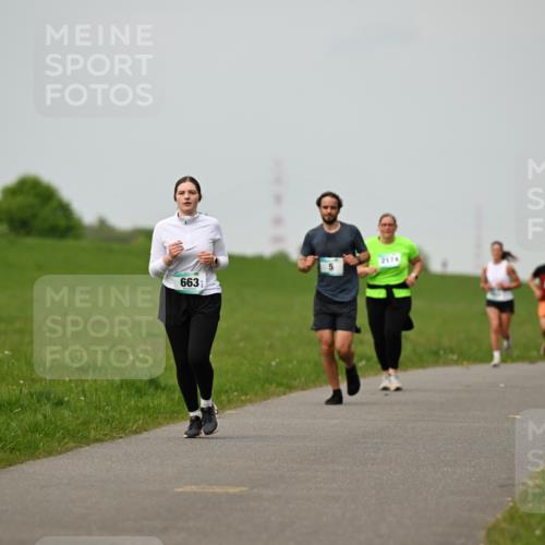 10.05.2026 - 8. Wedeler Halbmarathon Dr. Thomas Lammeyer http://msf.ph/oto/9701439 10.05.2026 11:43:12 Laufen 2174, 663 meine-sportfotos.de