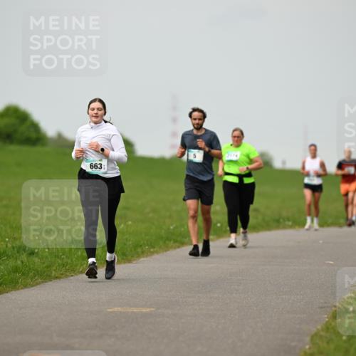 10.05.2026 - 8. Wedeler Halbmarathon Dr. Thomas Lammeyer http://msf.ph/oto/9701443 10.05.2026 11:43:13 Laufen 2174, 663 meine-sportfotos.de