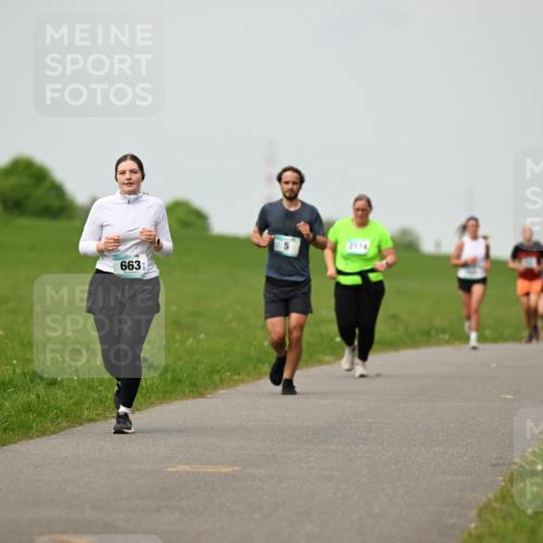 10.05.2026 - 8. Wedeler Halbmarathon Dr. Thomas Lammeyer http://msf.ph/oto/9701447 10.05.2026 11:43:14 Laufen 2174, 663 meine-sportfotos.de