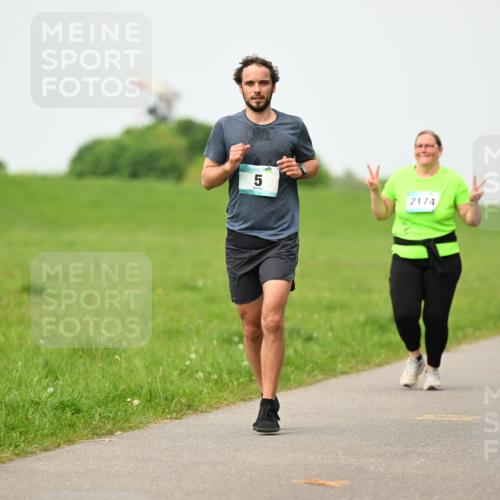 10.05.2026 - 8. Wedeler Halbmarathon Dr. Thomas Lammeyer http://msf.ph/oto/9701488 10.05.2026 11:43:20 Laufen 2174 meine-sportfotos.de