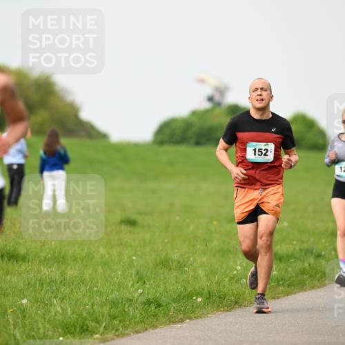 10.05.2026 - 8. Wedeler Halbmarathon Dr. Thomas Lammeyer http://msf.ph/oto/9701535 10.05.2026 11:43:28 Laufen 1031, 152, 123 meine-sportfotos.de