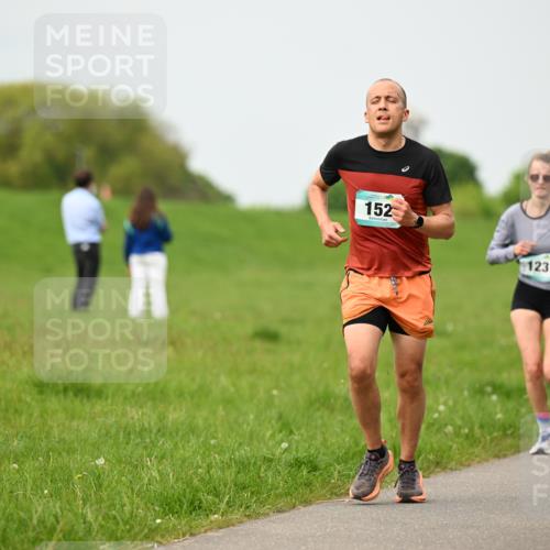 10.05.2026 - 8. Wedeler Halbmarathon Dr. Thomas Lammeyer http://msf.ph/oto/9701540 10.05.2026 11:43:29 Laufen 152, 123 meine-sportfotos.de