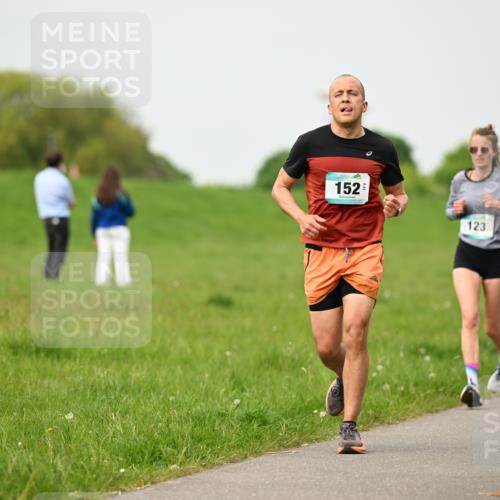 10.05.2026 - 8. Wedeler Halbmarathon Dr. Thomas Lammeyer http://msf.ph/oto/9701541 10.05.2026 11:43:29 Laufen 152, 123 meine-sportfotos.de