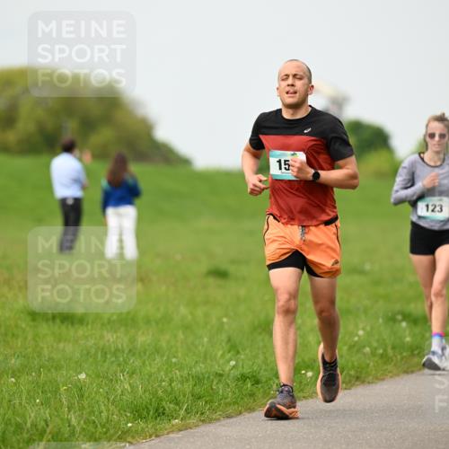 10.05.2026 - 8. Wedeler Halbmarathon Dr. Thomas Lammeyer http://msf.ph/oto/9701542 10.05.2026 11:43:29 Laufen 123 meine-sportfotos.de