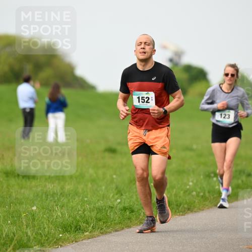 10.05.2026 - 8. Wedeler Halbmarathon Dr. Thomas Lammeyer http://msf.ph/oto/9701543 10.05.2026 11:43:29 Laufen 152, 123 meine-sportfotos.de