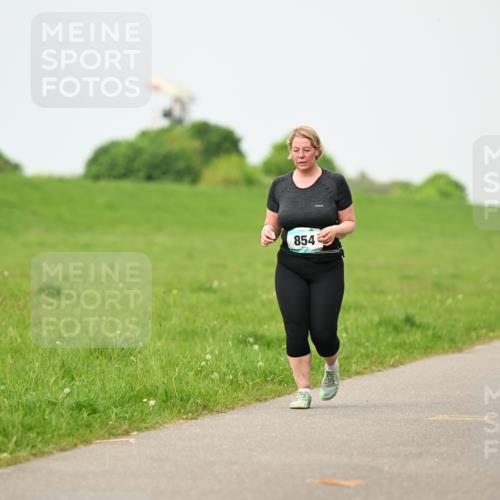 10.05.2026 - 8. Wedeler Halbmarathon Dr. Thomas Lammeyer http://msf.ph/oto/9701573 10.05.2026 11:43:51 Laufen 854 meine-sportfotos.de