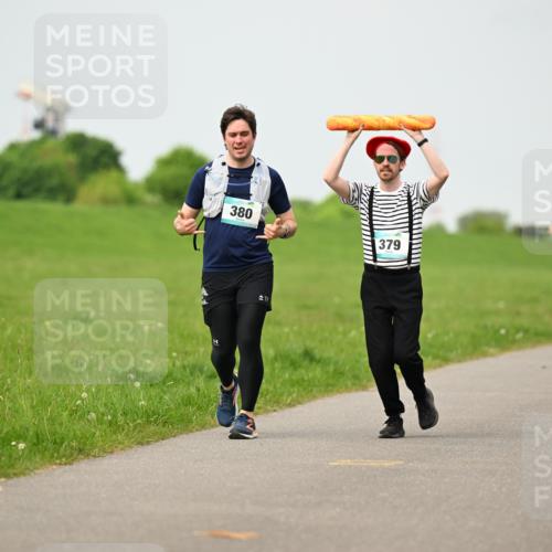 10.05.2026 - 8. Wedeler Halbmarathon Dr. Thomas Lammeyer http://msf.ph/oto/9701580 10.05.2026 11:44:07 Laufen 380, 379, 2230 meine-sportfotos.de