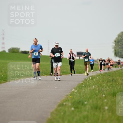 10.05.2026 - 8. Wedeler Halbmarathon Dr. Thomas Lammeyer http://msf.ph/oto/9701637 10.05.2026 11:44:17 Laufen 2114 meine-sportfotos.de