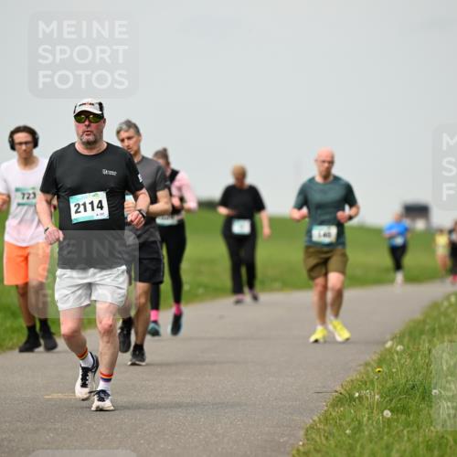 10.05.2026 - 8. Wedeler Halbmarathon Dr. Thomas Lammeyer http://msf.ph/oto/9701688 10.05.2026 11:44:27 Laufen 723, 2114 meine-sportfotos.de