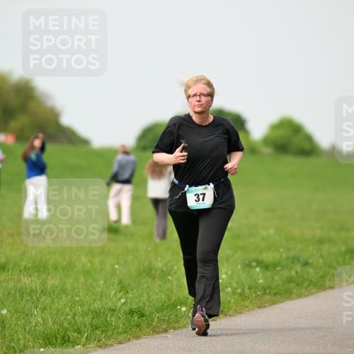 10.05.2026 - 8. Wedeler Halbmarathon Dr. Thomas Lammeyer http://msf.ph/oto/9701729 10.05.2026 11:44:41 Laufen  meine-sportfotos.de