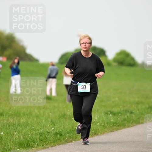 10.05.2026 - 8. Wedeler Halbmarathon Dr. Thomas Lammeyer http://msf.ph/oto/9701730 10.05.2026 11:44:41 Laufen  meine-sportfotos.de