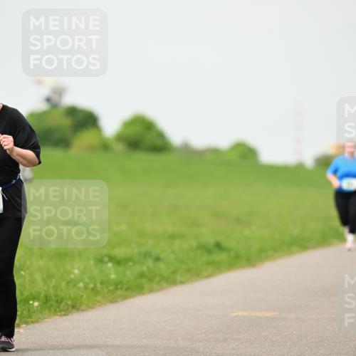 10.05.2026 - 8. Wedeler Halbmarathon Dr. Thomas Lammeyer http://msf.ph/oto/9701734 10.05.2026 11:44:42 Laufen  meine-sportfotos.de