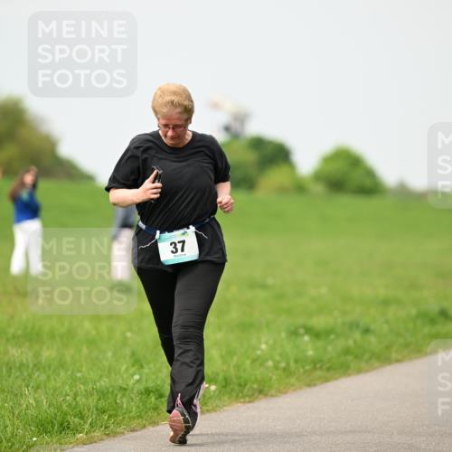 10.05.2026 - 8. Wedeler Halbmarathon Dr. Thomas Lammeyer http://msf.ph/oto/9701736 10.05.2026 11:44:42 Laufen  meine-sportfotos.de