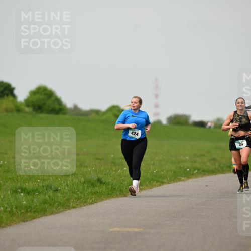 10.05.2026 - 8. Wedeler Halbmarathon Dr. Thomas Lammeyer http://msf.ph/oto/9701753 10.05.2026 11:44:45 Laufen 424 meine-sportfotos.de
