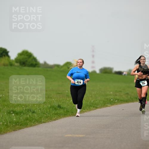 10.05.2026 - 8. Wedeler Halbmarathon Dr. Thomas Lammeyer http://msf.ph/oto/9701756 10.05.2026 11:44:45 Laufen 424 meine-sportfotos.de