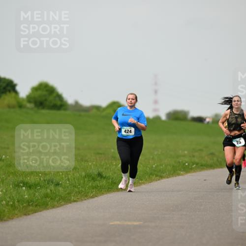 10.05.2026 - 8. Wedeler Halbmarathon Dr. Thomas Lammeyer http://msf.ph/oto/9701757 10.05.2026 11:44:45 Laufen 424 meine-sportfotos.de