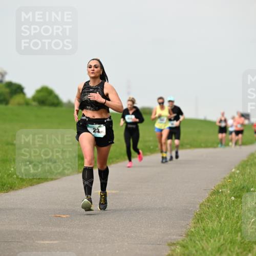 10.05.2026 - 8. Wedeler Halbmarathon Dr. Thomas Lammeyer http://msf.ph/oto/9701793 10.05.2026 11:44:51 Laufen 424 meine-sportfotos.de