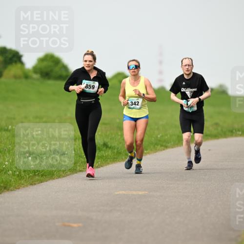 10.05.2026 - 8. Wedeler Halbmarathon Dr. Thomas Lammeyer http://msf.ph/oto/9701801 10.05.2026 11:44:54 Laufen 859, 342 meine-sportfotos.de