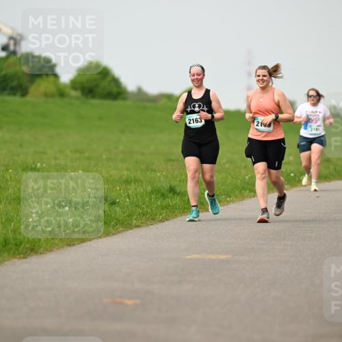 10.05.2026 - 8. Wedeler Halbmarathon Dr. Thomas Lammeyer http://msf.ph/oto/9701832 10.05.2026 11:45:08 Laufen 2163, 602, 2109, 2161 meine-sportfotos.de