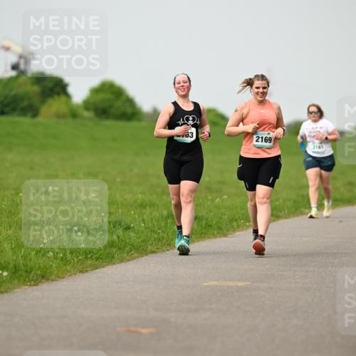 10.05.2026 - 8. Wedeler Halbmarathon Dr. Thomas Lammeyer http://msf.ph/oto/9701840 10.05.2026 11:45:09 Laufen 2169, 2161 meine-sportfotos.de