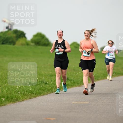 10.05.2026 - 8. Wedeler Halbmarathon Dr. Thomas Lammeyer http://msf.ph/oto/9701844 10.05.2026 11:45:10 Laufen 2105, 2169 meine-sportfotos.de
