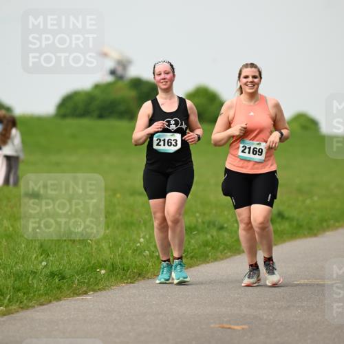 10.05.2026 - 8. Wedeler Halbmarathon Dr. Thomas Lammeyer http://msf.ph/oto/9701858 10.05.2026 11:45:12 Laufen 2163, 2169 meine-sportfotos.de