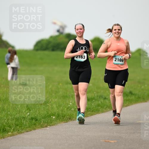 10.05.2026 - 8. Wedeler Halbmarathon Dr. Thomas Lammeyer http://msf.ph/oto/9701859 10.05.2026 11:45:12 Laufen 2163, 2169 meine-sportfotos.de