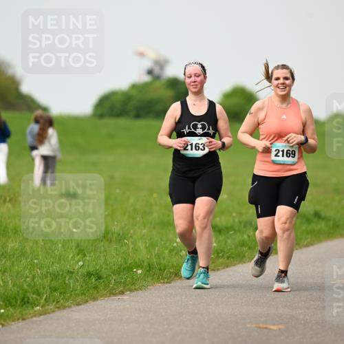 10.05.2026 - 8. Wedeler Halbmarathon Dr. Thomas Lammeyer http://msf.ph/oto/9701861 10.05.2026 11:45:12 Laufen 2163, 2169 meine-sportfotos.de
