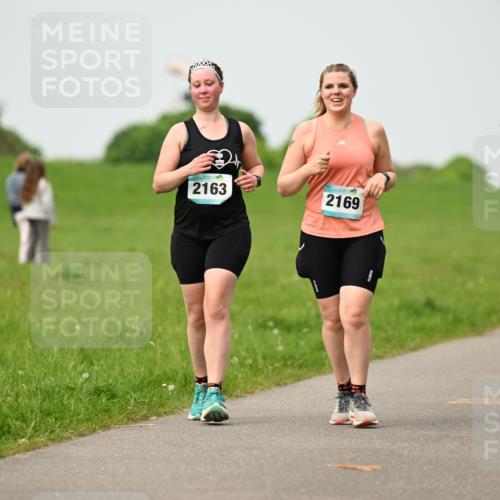 10.05.2026 - 8. Wedeler Halbmarathon Dr. Thomas Lammeyer http://msf.ph/oto/9701866 10.05.2026 11:45:13 Laufen 2163, 2169 meine-sportfotos.de