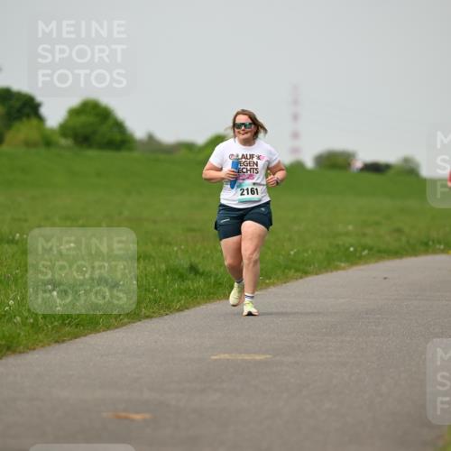 10.05.2026 - 8. Wedeler Halbmarathon Dr. Thomas Lammeyer http://msf.ph/oto/9701869 10.05.2026 11:45:16 Laufen 2161 meine-sportfotos.de