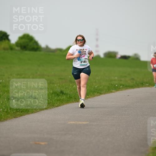 10.05.2026 - 8. Wedeler Halbmarathon Dr. Thomas Lammeyer http://msf.ph/oto/9701871 10.05.2026 11:45:16 Laufen 2161 meine-sportfotos.de