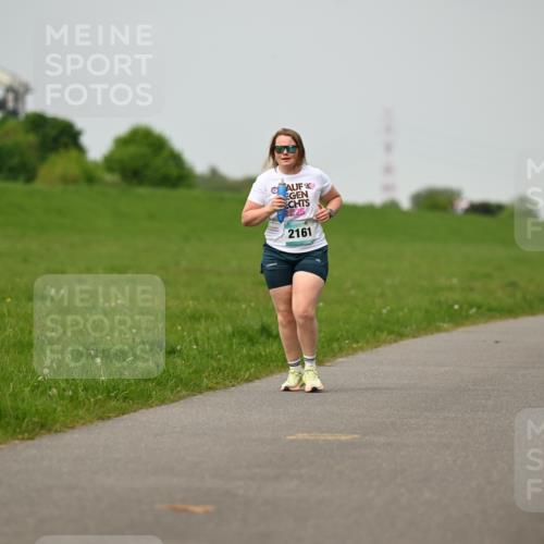 10.05.2026 - 8. Wedeler Halbmarathon Dr. Thomas Lammeyer http://msf.ph/oto/9701874 10.05.2026 11:45:16 Laufen 2161 meine-sportfotos.de