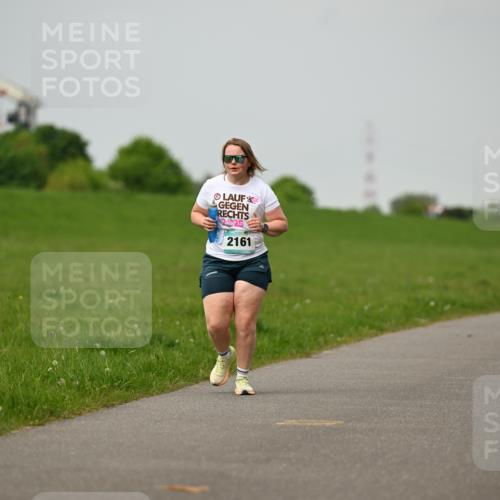 10.05.2026 - 8. Wedeler Halbmarathon Dr. Thomas Lammeyer http://msf.ph/oto/9701881 10.05.2026 11:45:17 Laufen 2161 meine-sportfotos.de
