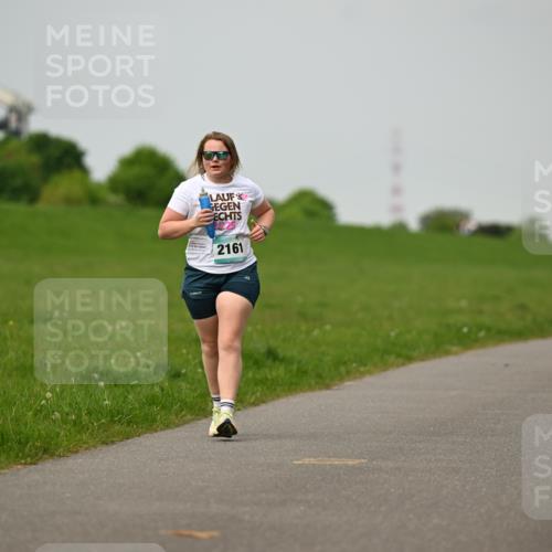10.05.2026 - 8. Wedeler Halbmarathon Dr. Thomas Lammeyer http://msf.ph/oto/9701886 10.05.2026 11:45:18 Laufen 2161 meine-sportfotos.de