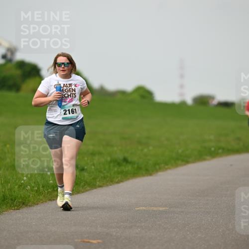 10.05.2026 - 8. Wedeler Halbmarathon Dr. Thomas Lammeyer http://msf.ph/oto/9701898 10.05.2026 11:45:19 Laufen 2161 meine-sportfotos.de