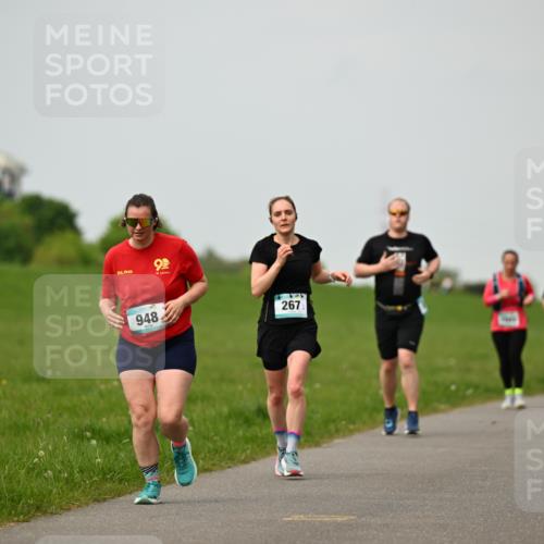 10.05.2026 - 8. Wedeler Halbmarathon Dr. Thomas Lammeyer http://msf.ph/oto/9701907 10.05.2026 11:45:33 Laufen 948, 267 meine-sportfotos.de