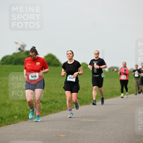 10.05.2026 - 8. Wedeler Halbmarathon Dr. Thomas Lammeyer http://msf.ph/oto/9701918 10.05.2026 11:45:34 Laufen 948, 267 meine-sportfotos.de