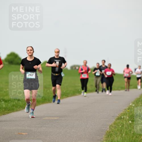 10.05.2026 - 8. Wedeler Halbmarathon Dr. Thomas Lammeyer http://msf.ph/oto/9701922 10.05.2026 11:45:35 Laufen 948, 267 meine-sportfotos.de
