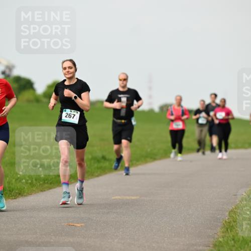 10.05.2026 - 8. Wedeler Halbmarathon Dr. Thomas Lammeyer http://msf.ph/oto/9701923 10.05.2026 11:45:36 Laufen 948, 267 meine-sportfotos.de