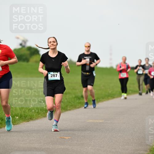 10.05.2026 - 8. Wedeler Halbmarathon Dr. Thomas Lammeyer http://msf.ph/oto/9701927 10.05.2026 11:45:36 Laufen 948, 267 meine-sportfotos.de